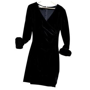 Vintage Cachet Black Velvet V-neck Dress Faux Fur Cuff Women's Size 8